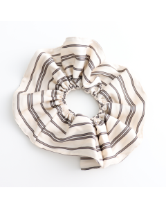 HH0897 Oversized Stripes Scrunchie Cream