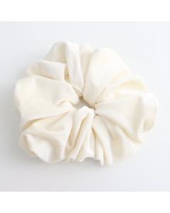 HH0905 Oversized Velvet Scrunchie Cream